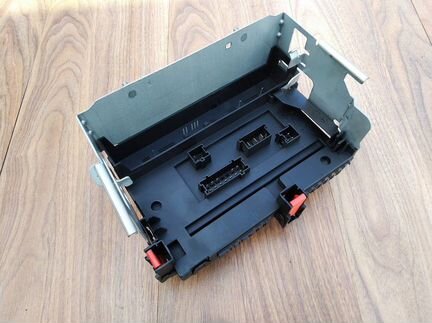 Блок предохранителей и реле Mercedes W221 C216