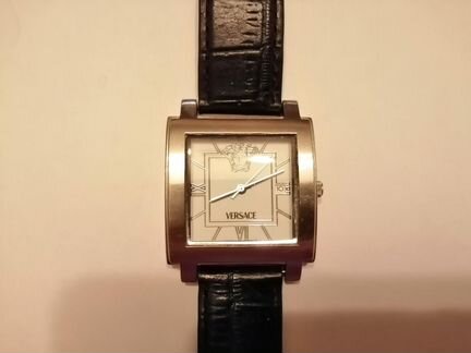 Часы Versace