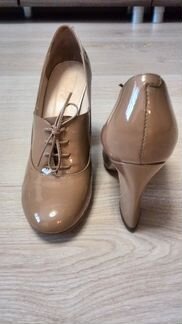 Туфли бежевые лак. кожа