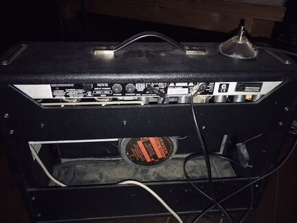 Fender deluxe reverb ламповый комбоусилитель