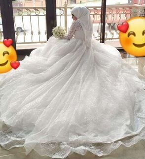 Свадебное платье блестящее