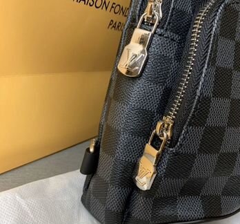 Louis Vuitton Avenue sling bag