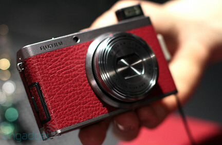 Шикарный Fujifilm XF1 Red, ретро стиль кожа-металл