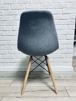 Стул с мягким тканевым сидением