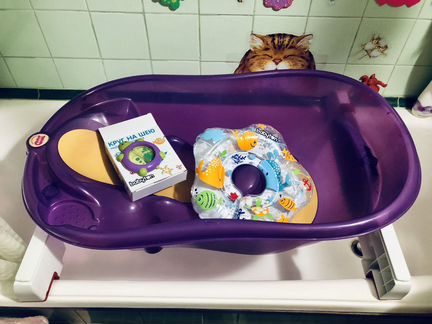 Ванночка для купания с подставкой