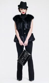 Оригинальный жилет из дорогого искусственного меха