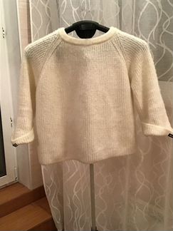 Вязанный свитер молочного цвета