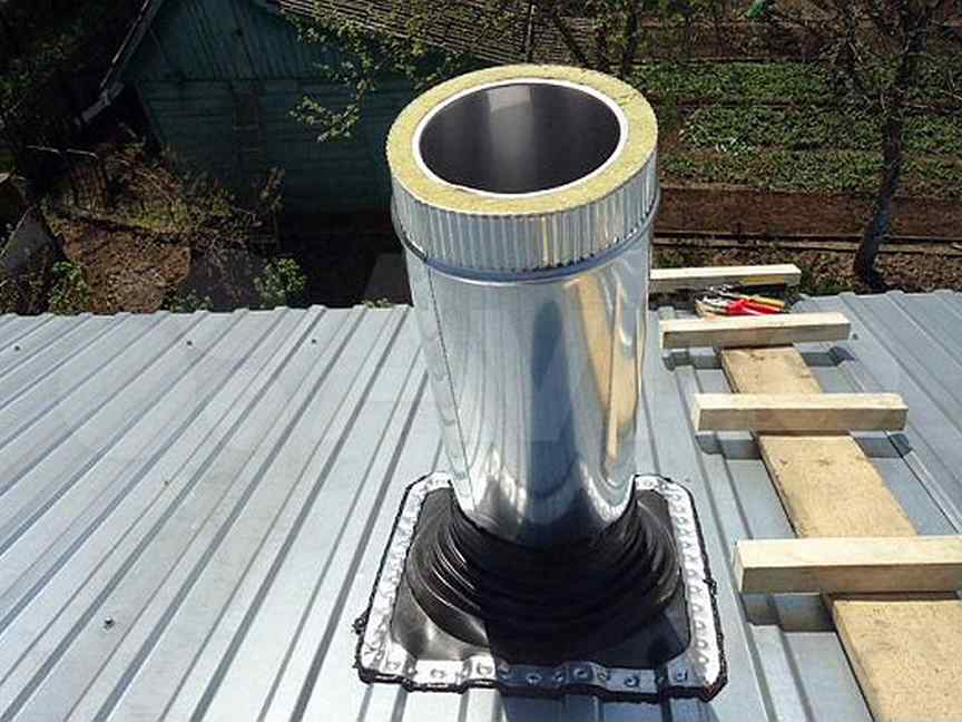 проходка кровельная гусак пг 65 1200. проходка piippu 1 для дымоходных труб d 200-265 мм vilpe. герметизация трубы на крыше из профнастила. проходка для профнастила с20. кровельная проходка №4.