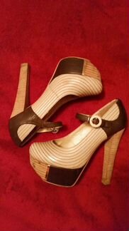 Туфли на высоком каблуке 35-36 размер