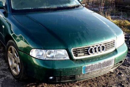 Решетка радиатора в капот Audi A4 b5