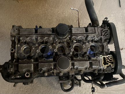 1001837007 Volvo S 60,S 80 головка блока цилиндров
