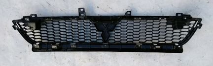 Решетка радиатора верхняя Mitsubishi Outlander XL