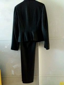 Костюм брючный в полоску pretty one актуально