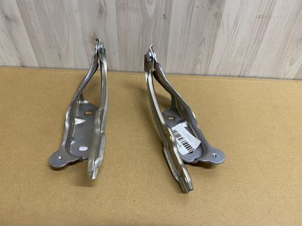 Skoda octavia A7 петли капота новые оригинал