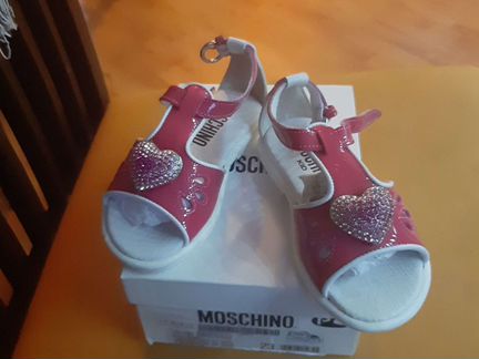 Босоножки moshino 23p новые