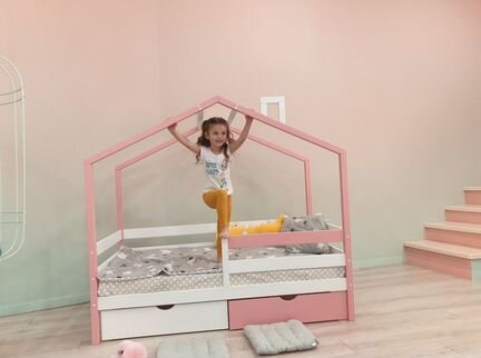 Детская кровать домик