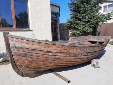 Деревянная лодка 5 м. для интереров