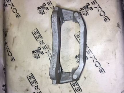 Скоба переднего суппорта Пежо боксёр 3