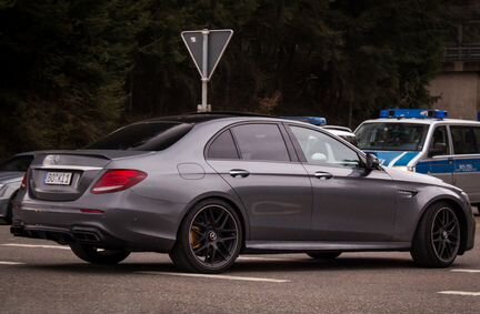 Обвес черный матовый Mercedes E 213 63s AMG