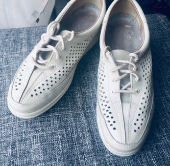 Женские ботинки