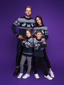 Новогодний свитер с оленями