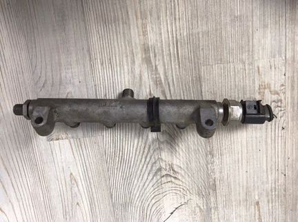 Топливная рампа левая Vw Touareg 7P 4 2010-2018