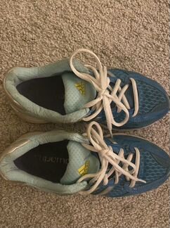 Кроссовки adidas беговые