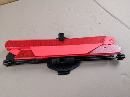 Знак аварийной остановки Mercedes-Benz E-Class