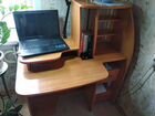 Удобный компьютерный стол в хорошем состоянии