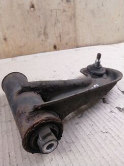 Рычаг поперечный передний левый верхний