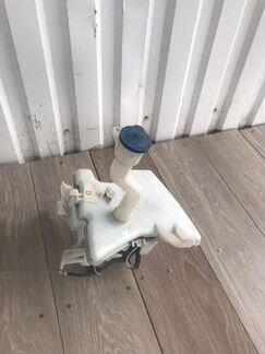 Бачок Омывателя Тойота Аурис Toyota Auris E150 200