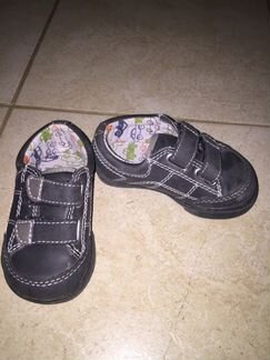 Кроссовки - Jumping beans на 9-12 мес