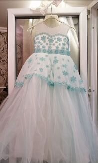 Нарядное стильное платье тринити