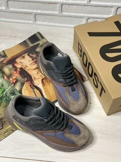 Adidas Yeezy Boost 700