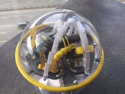 Детская игрушка-лабиринт с шариком