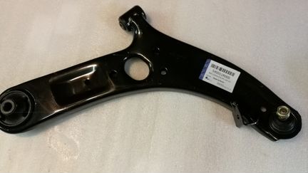 Рычаг Солярис Solaris левый в сборе Корея