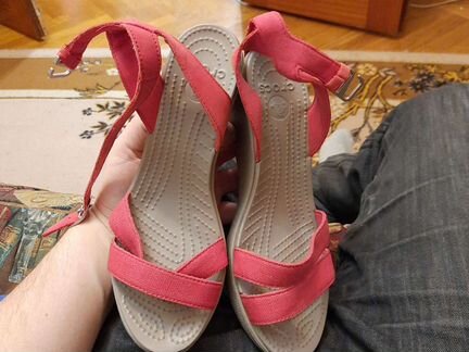 Сандалии Crocs женские новые w 7 (37 р)