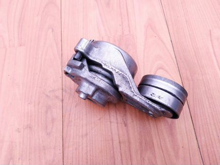 Натяжной ролик Mercedes 221 164 251 463 OM642