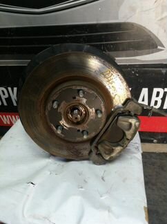 Кулак поворотный передний правый Toyota Camry 50