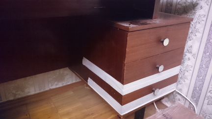 Стол письменный с ящиками