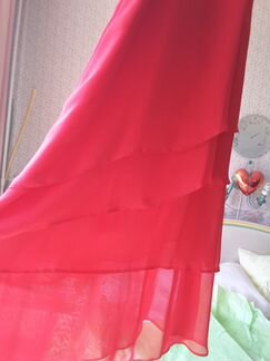 Красный. Цвет. Платье.Со стразами