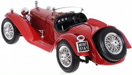 Alfa Romeo 8C 2300 (1932) 1:18 Bburago красная