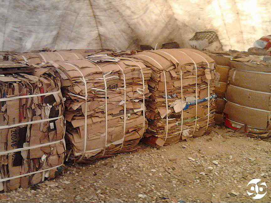 тонна макулатуры. сколько стоит макулатура. четыре тонны макулатуры. тонна макулатуры. много макулатуры.