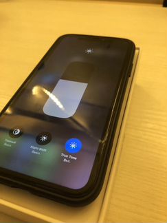 Айфон Xr черный 64 гб всему 4 месяца