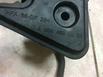 Бачок гура Mercedes X164 GL A0004602683