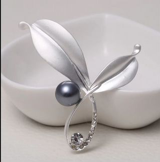 Брошь женская