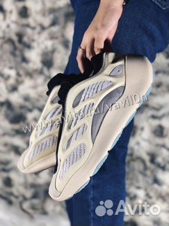 Adidas Yeezy Boost 700