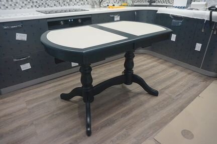 Стол кухонный