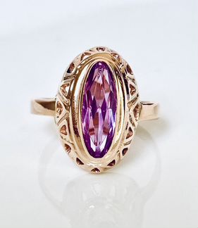 Золотое кольцо с корундом 583 проба