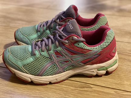 Беговые кроссовки asics gt-1000